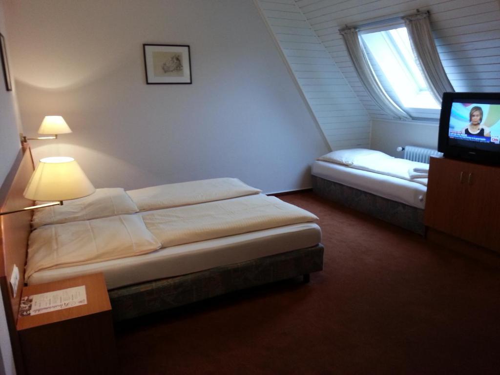 Hotel Restaurant Klostermuehle Reutlingen Oda fotoğraf